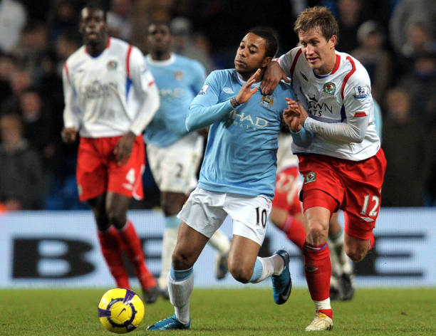 捧起冠军奖 捧起冠军奖