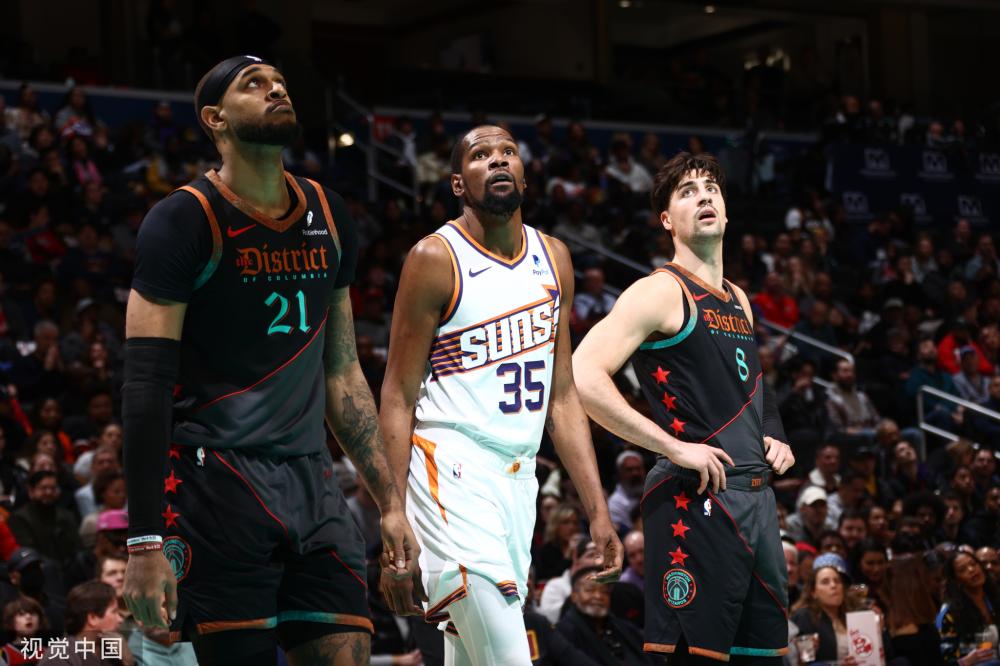 她在比赛中 她在比赛中